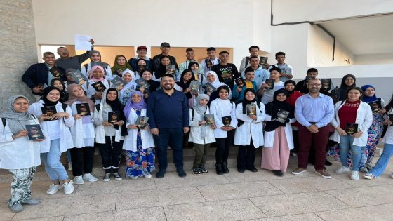 الكاتب الساخر والسيناريست أنور خليل في ضيافة تلاميذ الثانوية التأهيلية مولاي الحسن بعين الشق