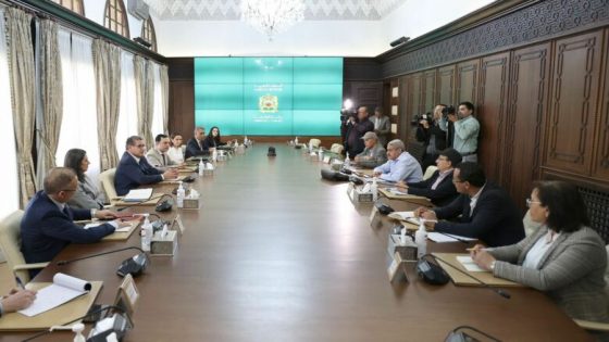 رئيس الحكومة يستقبل وفدا من الكونفدرالية الديمقراطية للشغل في إطار جولة أبريل من الحوار الاجتماعي