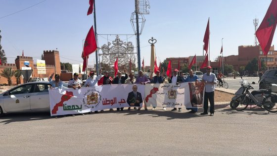 فعاليات جمعوية وإعلامية وحقوقية من سيدي مومن وحي مولاي رشيد في زيارة للأقاليم الجنوبية احتفاءً بعيد الوحدة والمسيرة الخضراء