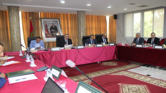 والي جهة بني ملال خنيفرة يترأس اجتماعا لتسريع تنفيذ المخطط الاقليمي لمحاربة الأمية